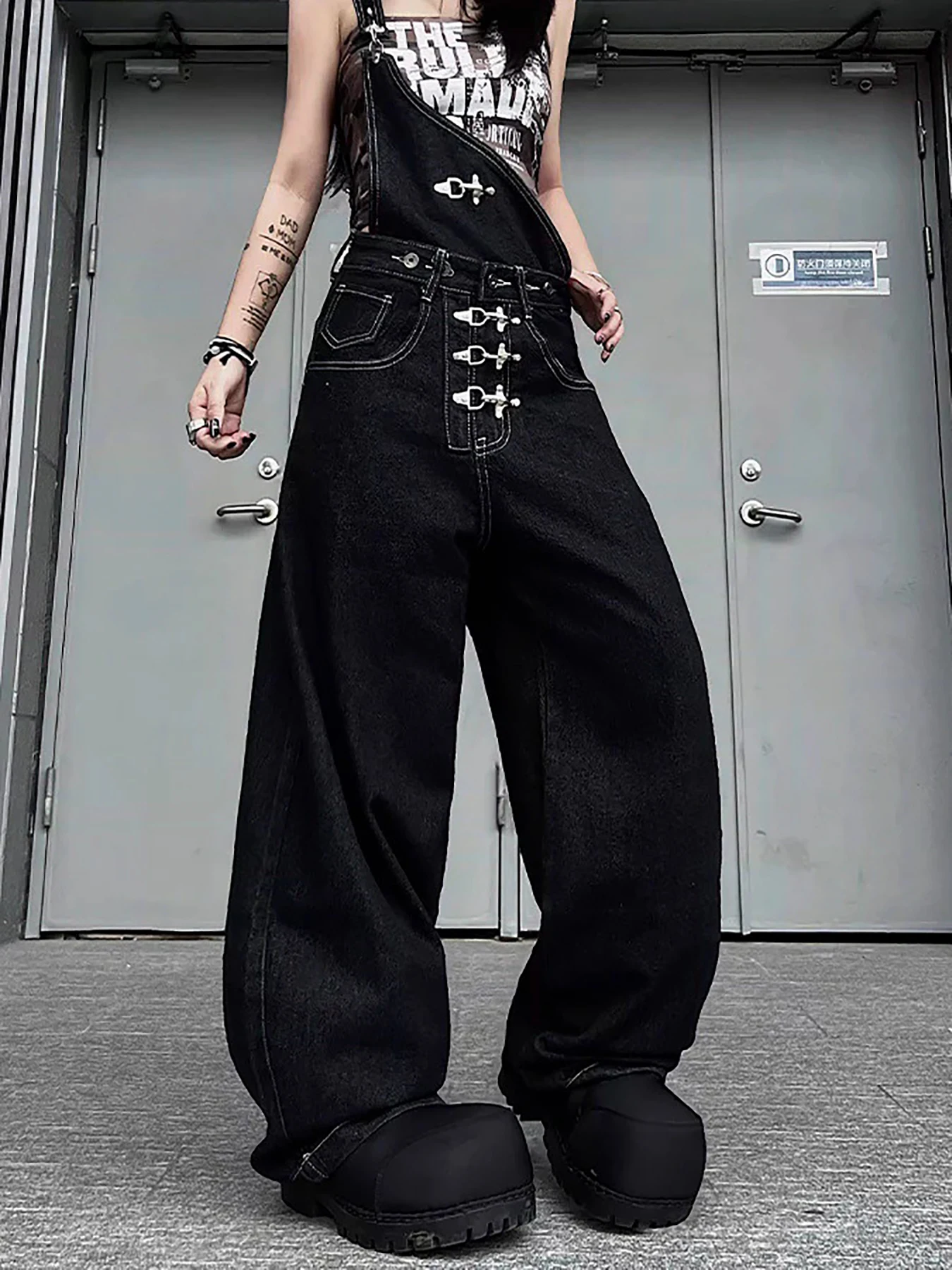 Y2K high street niche Instagram style personalized unisex printed flight buckle shoulder strap jeans
Y2K high street niche Instagram style personalized unisex printed flight buckle shoulder strap jeans