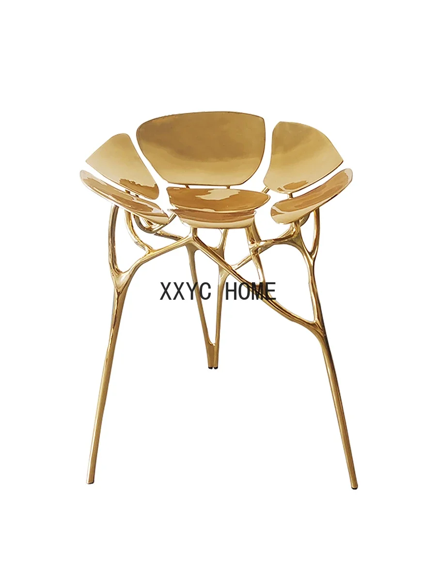Italian-Style Light Luxury Special-Shaped Lotus Chair Dining Chair Modern Ornaments Artistic Chair
Italian-Style Light Luxury Special-Shaped Lotus Chair Dining Chair Modern Ornaments Artistic Chair