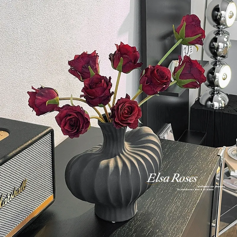 33cm Single Branch Aios Rose Simulation Flower Bridal Handheld Flower Home Decoration Birthday Festival Table Flower Wholesale
33cm Single Branch Aios Rose Simulation Flower Bridal Handheld Flower Home Decoration Birthday Festival Table Flower Wholesale