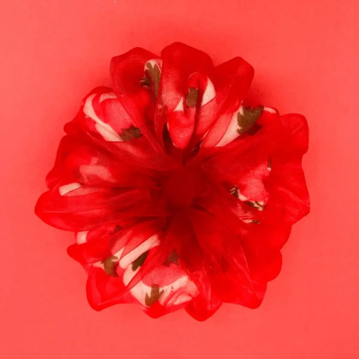 Ярко-кроваво-красная двухслойная резинка для волос в форме томата | Импортная хлопковая марля с японской органзой, мерцающий аксессуар для волос
Ярко-кроваво-красная двухслойная резинка для волос в форме томата | Импортная хлопковая марля с японской органзой, мерцающий аксессуар для волос