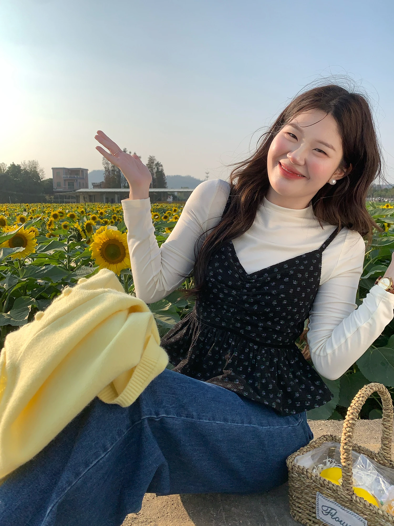 Korean Sle ort Floral Print Csole Vest Women's Skirt Design Versatile Top Polyester Fiber Outerwear Spring Season
Korean Sle ort Floral Print Csole Vest Women's Skirt Design Versatile Top Polyester Fiber Outerwear Spring Season