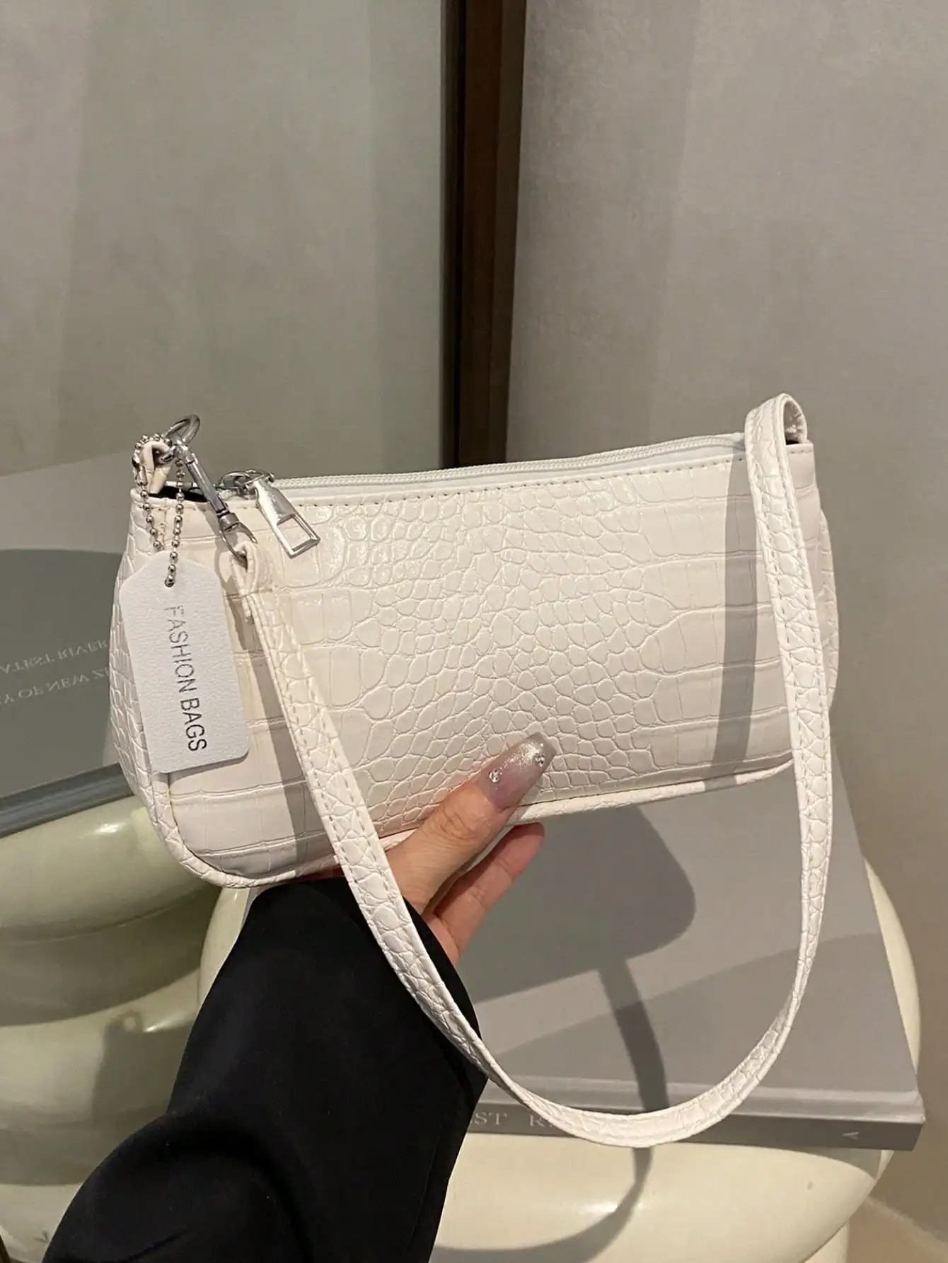 New Fashionable Versatile Chain Strap Shoulder Bag, Underarm Handbag For Women
New Fashionable Versatile Chain Strap Shoulder Bag, Underarm Handbag For Women