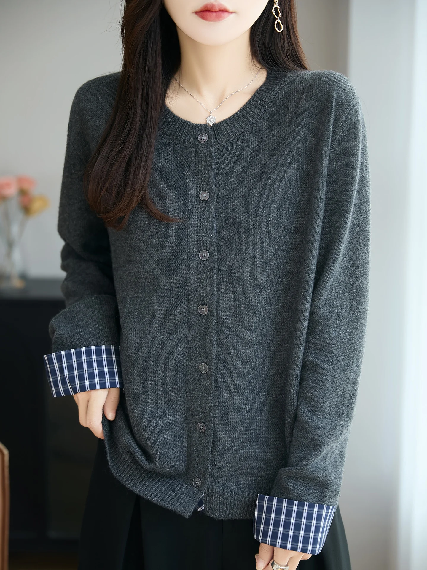 High-End Spliced Color Blo Knitted Cardigan Women's Outerwear Sweater Thi Warm Faionable Spring Autumn Winter Coat
High-End Spliced Color Blo Knitted Cardigan Women's Outerwear Sweater Thi Warm Faionable Spring Autumn Winter Coat