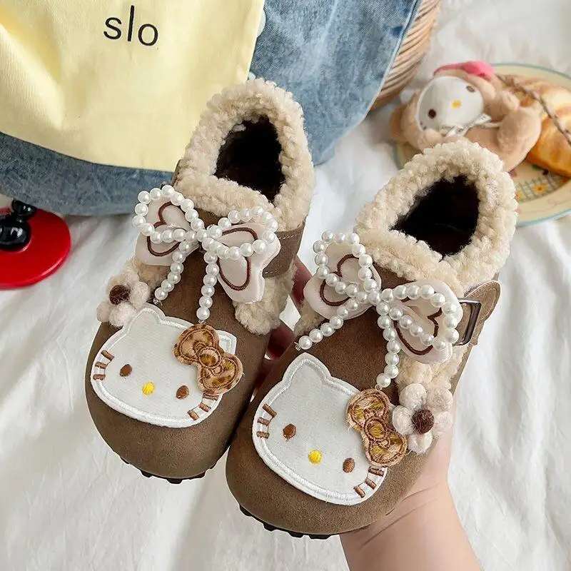 Sanrio Hello Kitty, зимняя обувь, ботинки с героями мультфильмов, детские тапочки для девочек, домашняя детская обувь для бега с жемчугом, хлопковая обувь, повседневная обувь
Sanrio Hello Kitty, зимняя обувь, ботинки с героями мультфильмов, детские тапочки для девочек, домашняя детская обувь для бега с жемчугом, хлопковая обувь, повседневная обувь