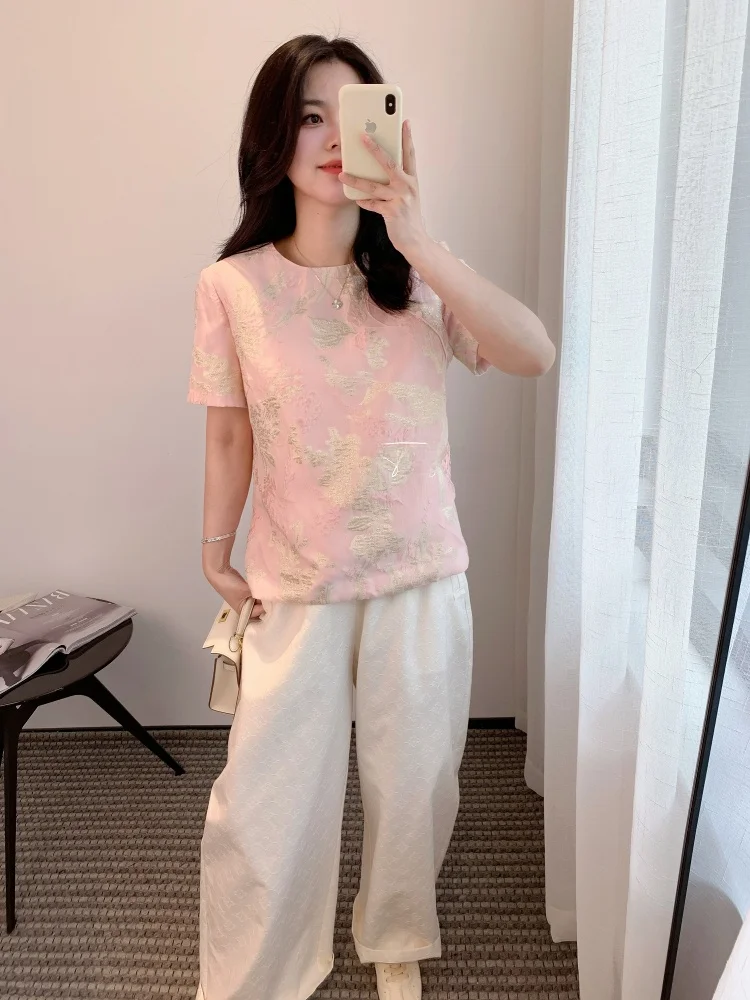 Летний женский свободный топ из шелка с вышивкой, цветочный узор, повседневный, яркий, с деталями из тонкой ткани, прямой крой
Летний женский свободный топ из шелка с вышивкой, цветочный узор, повседневный, яркий, с деталями из тонкой ткани, прямой крой