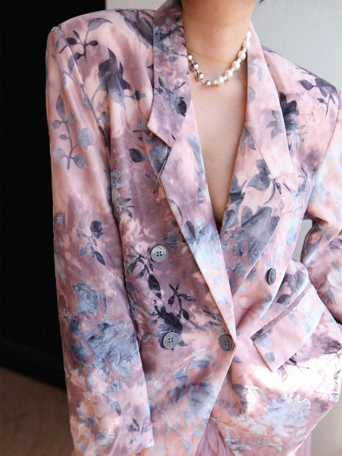 Ast Editor's Store Vintage Floral Velvet Jaet Women's Casual Suit Coat Pink Design Sense Commute Sle Full Long Sl...
Ast Editor's Store Vintage Floral Velvet Jaet Women's Casual Suit Coat Pink Design Sense Commute Sle Full Long Sl...