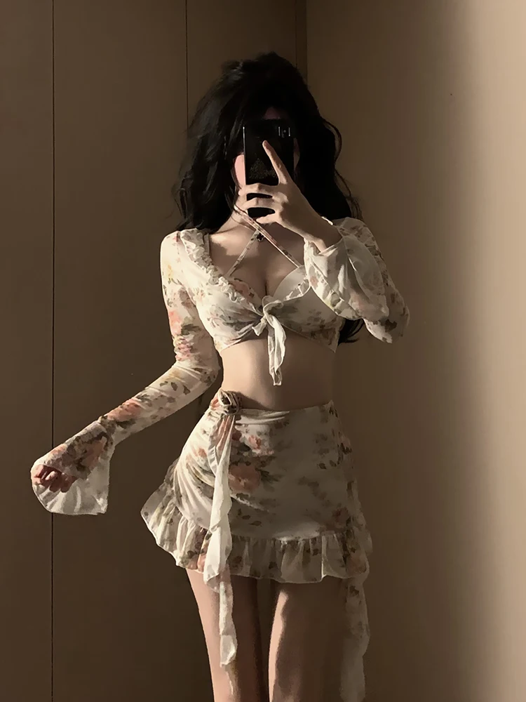 Оригинальный ретро-комплект бикини из четырех предметов: раздельный купальник женский с косточками, с эффектом пуш-ап, ручной работы, с цветочным декором, премиум-класса
Оригинальный ретро-комплект бикини из четырех предметов: раздельный купальник женский с косточками, с эффектом пуш-ап, ручной работы, с цветочным декором, премиум-класса