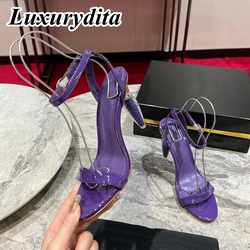 Top Quality Womens High Heels 0-12cm Luxury Fashion Ladies Sandals Designer Classic Red Heel Real Leather sole Mules Shoes 2330
Top Quality Womens High Heels 0-12cm Luxury Fashion Ladies Sandals Designer Classic Red Heel Real Leather sole Mules Shoes 2330