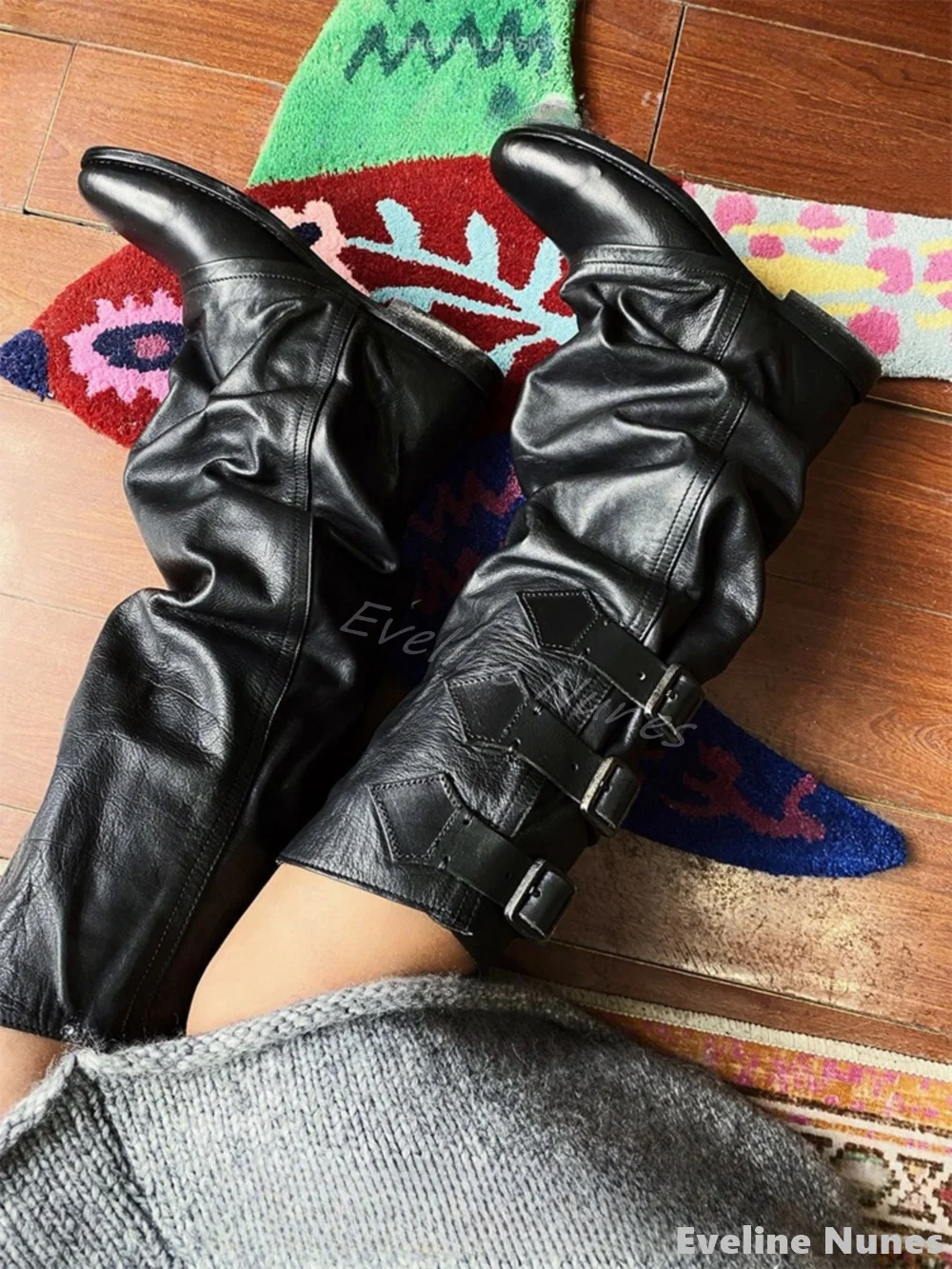Genuine Leather Pleated Knee High Boots Women Round Toe Belt Buckle Chunky Heel Slip On Long Boots New Retro Soft Leather Boots
Genuine Leather Pleated Knee High Boots Women Round Toe Belt Buckle Chunky Heel Slip On Long Boots New Retro Soft Leather Boots