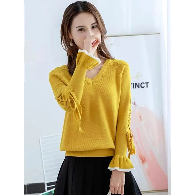 Women's Autumn and Winter Fashion Simplicity Solid Color V-neck Long Sleeve Knitwear Women Clothes Elegant Temperament Sweater
Women's Autumn and Winter Fashion Simplicity Solid Color V-neck Long Sleeve Knitwear Women Clothes Elegant Temperament Sweater