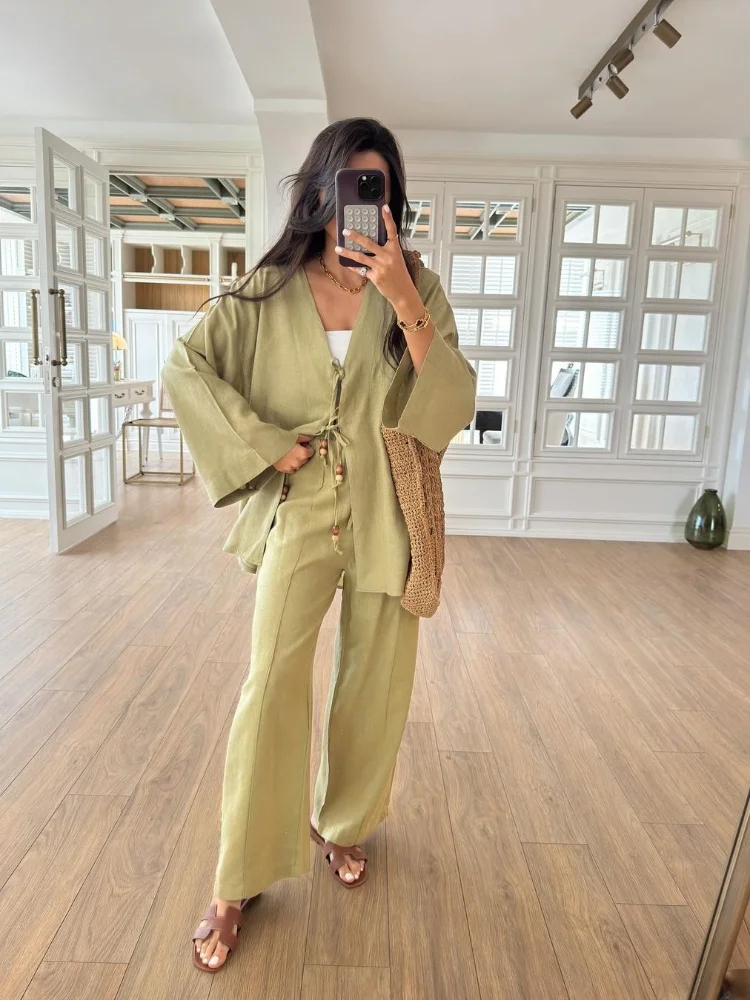 Women Loose Pleated Pants Suit Casual V Neck Long Sleeved Top Trousers Set 2025 Summer Chic High Waist Floor 2-piece Outfits
Women Loose Pleated Pants Suit Casual V Neck Long Sleeved Top Trousers Set 2025 Summer Chic High Waist Floor 2-piece Outfits