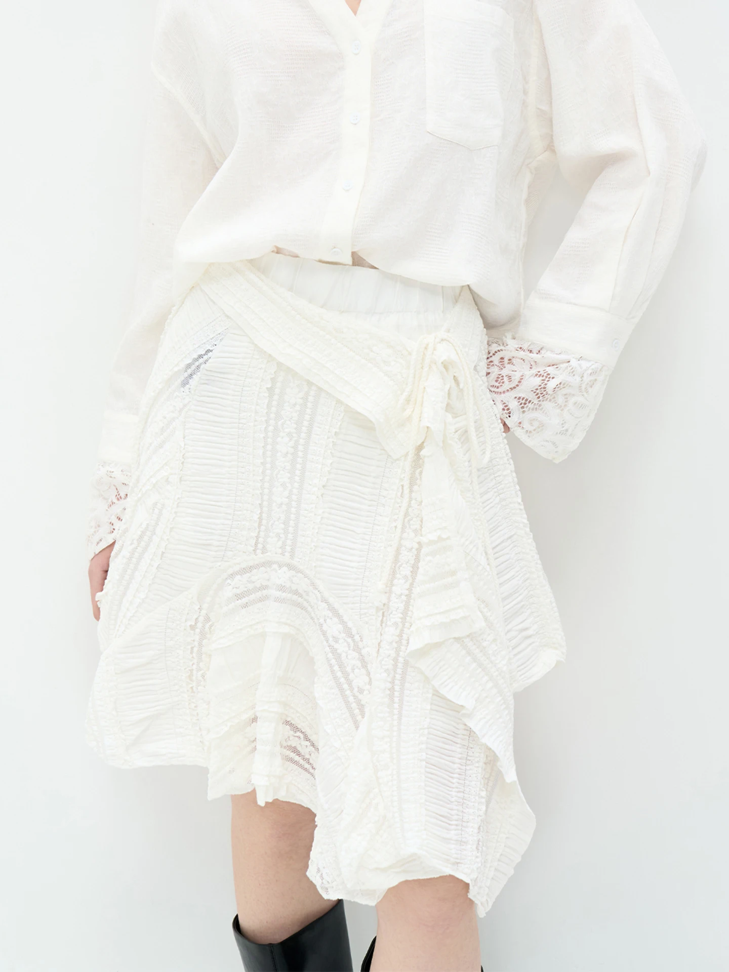 Юбка LUR из чистого хлопка с белым кружевом, асимметричная, с завышенной талией, женская, весна 2026, на эластичном поясе, нестандартного кроя
Юбка LUR из чистого хлопка с белым кружевом, асимметричная, с завышенной талией, женская, весна 2026, на эластичном поясе, нестандартного кроя