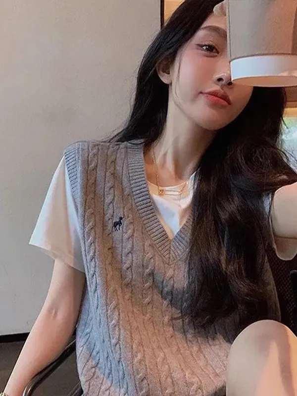 ort Knitted V-Ne Women's Vest Spring Autumn Loose Fit Svel Slimming Color Cardigan Sle Faionable Top
ort Knitted V-Ne Women's Vest Spring Autumn Loose Fit Svel Slimming Color Cardigan Sle Faionable Top