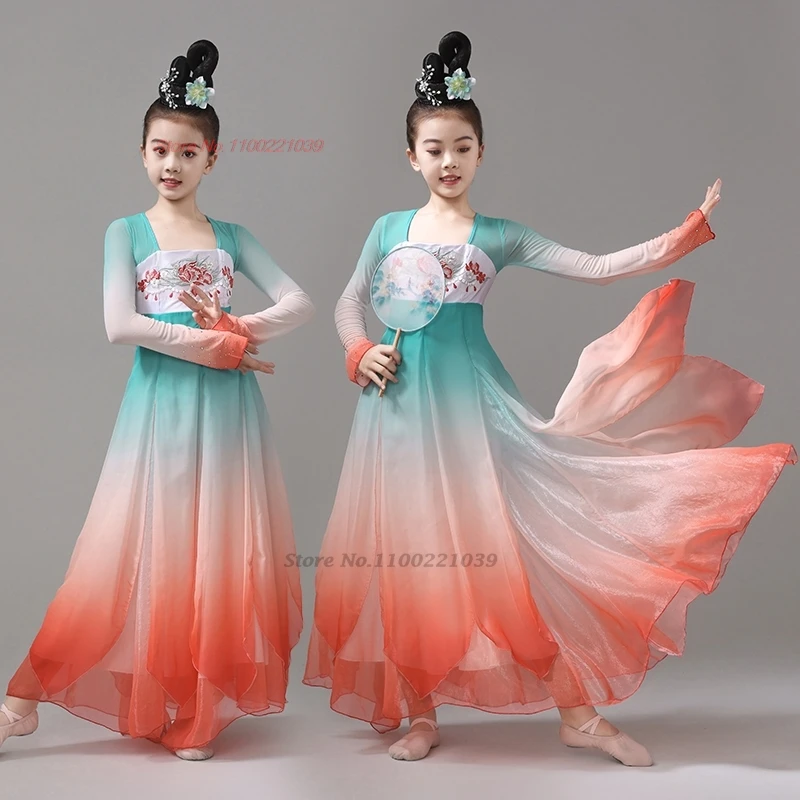 2025 chinese vintage children folk dance costume gradient color ruqun hanfu tops+pants set traditional stage performance dress
2025 chinese vintage children folk dance costume gradient color ruqun hanfu tops+pants set traditional stage performance dress