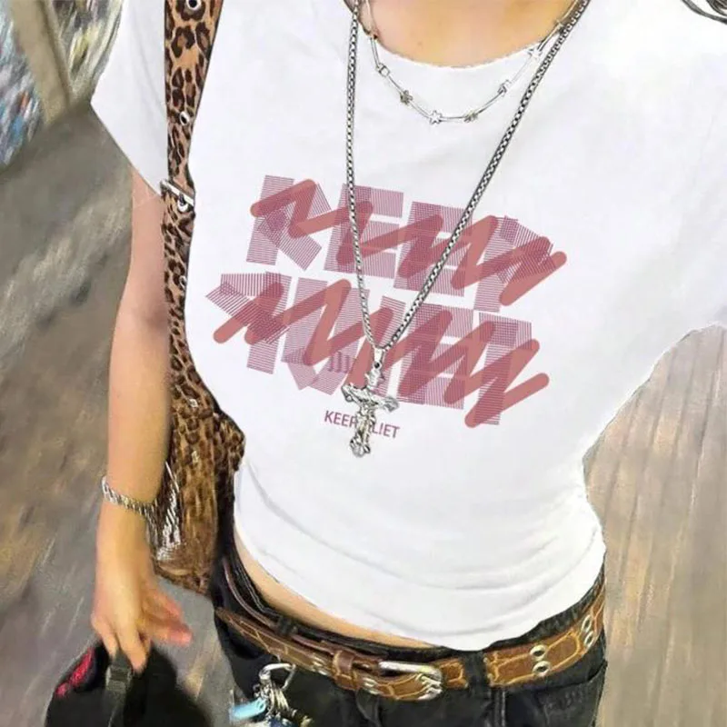 2025 Summer New Women's White Street Style Short Crop Top! Unique Red Letter Print, Slimming & Flattering & Versatile
2025 Summer New Women's White Street Style Short Crop Top! Unique Red Letter Print, Slimming & Flattering & Versatile