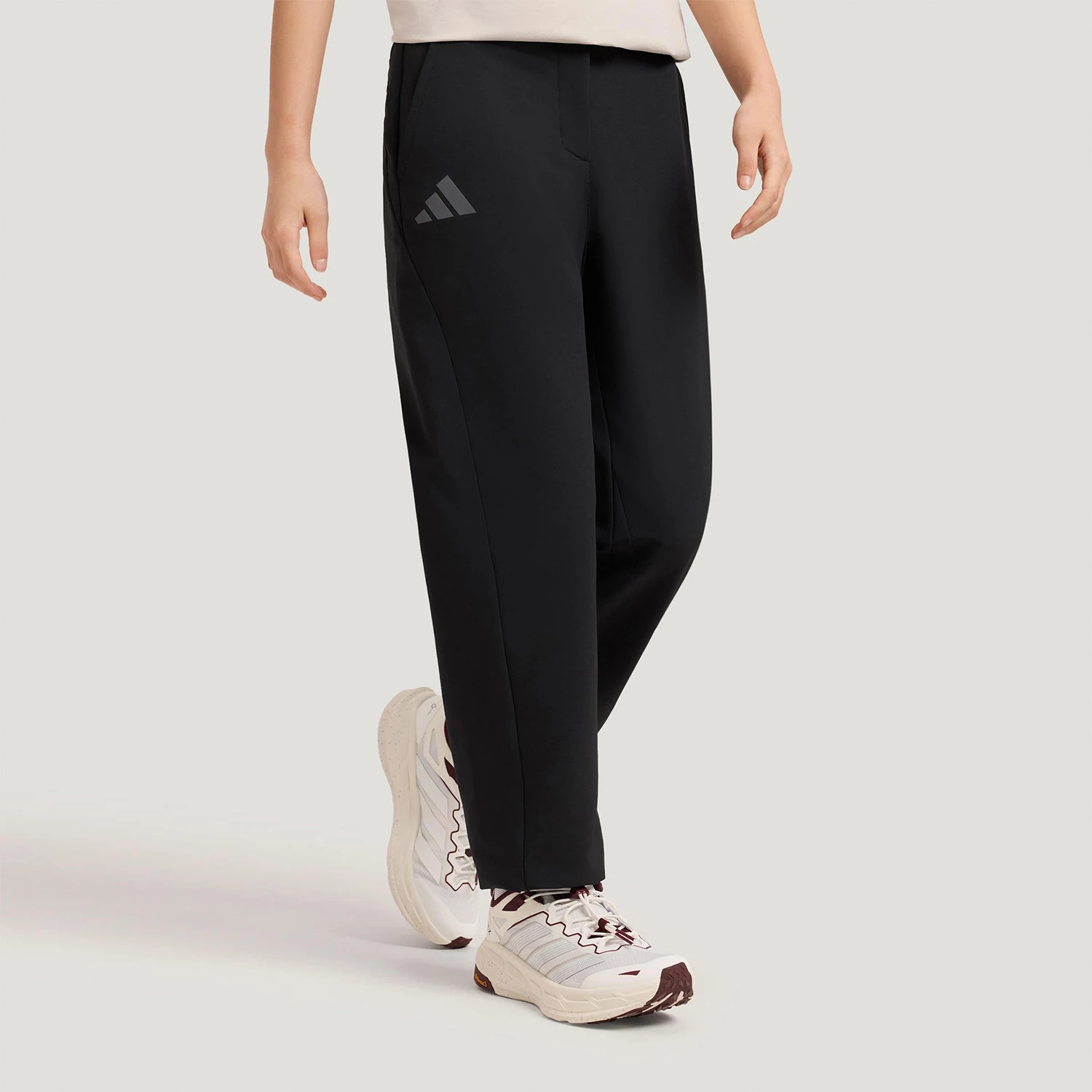 Зимние женские утепленные брюки прямого кроя Adidas Originals KC7001
Зимние женские утепленные брюки прямого кроя Adidas Originals KC7001