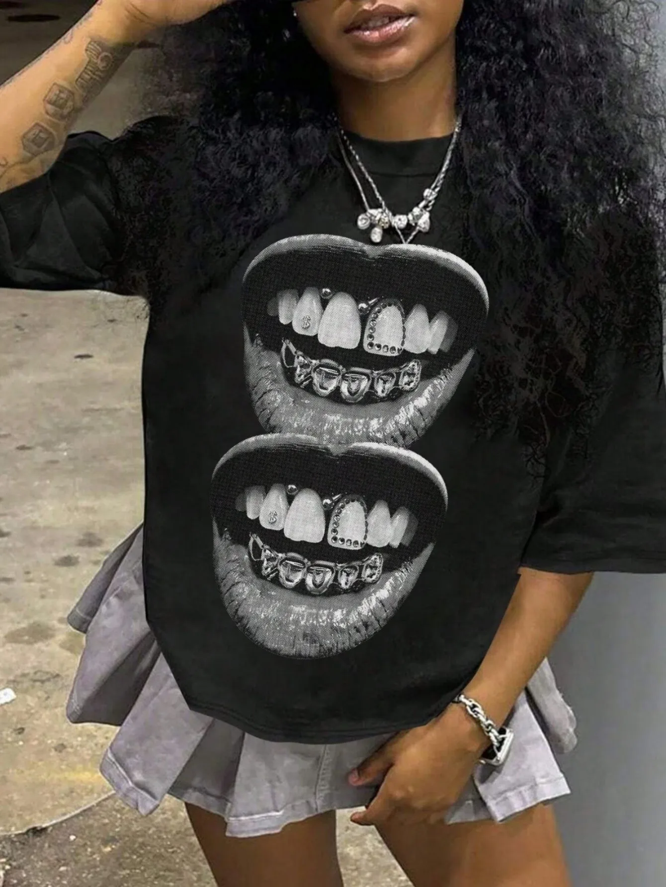 Lips Braces Graphic Printing Summer Autumn Winter Cotton Men's and Women's T-shirts Short Sleeves Luxury Outdoor Sports Brand
Lips Braces Graphic Printing Summer Autumn Winter Cotton Men's and Women's T-shirts Short Sleeves Luxury Outdoor Sports Brand
