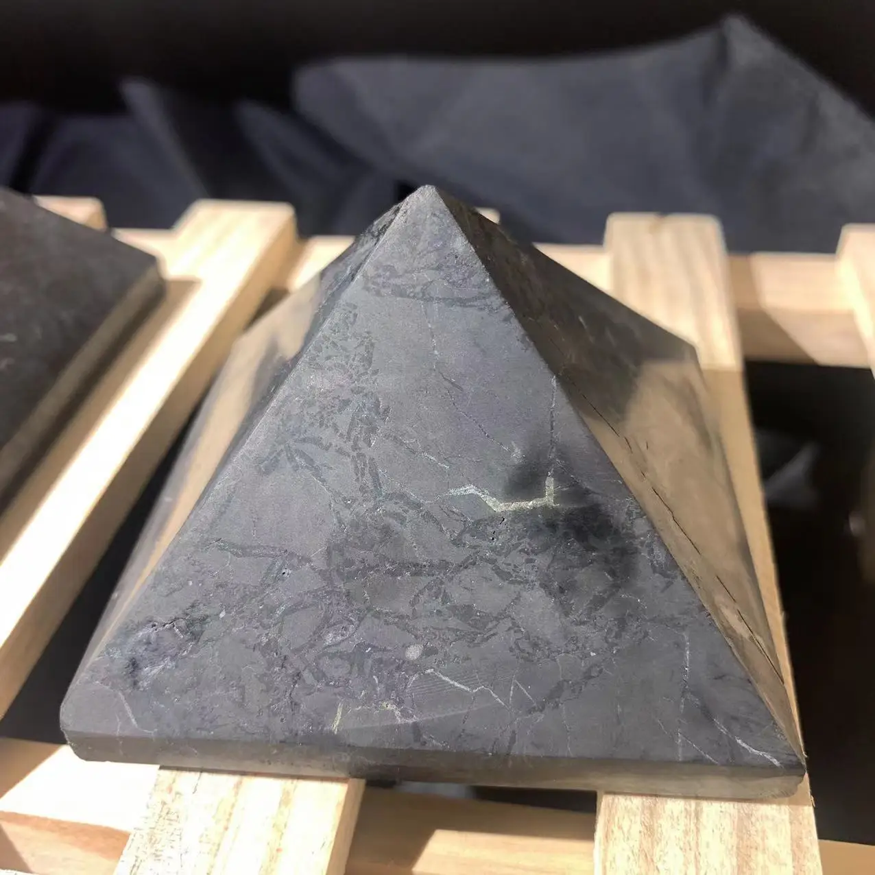 Оптовая продажа, 1 шт., 100% натуральная русская башня шунгита, 7,4x7,5 см, настоящий камень шунгит, EMF, фотозащита
Оптовая продажа, 1 шт., 100% натуральная русская башня шунгита, 7,4x7,5 см, настоящий камень шунгит, EMF, фотозащита
