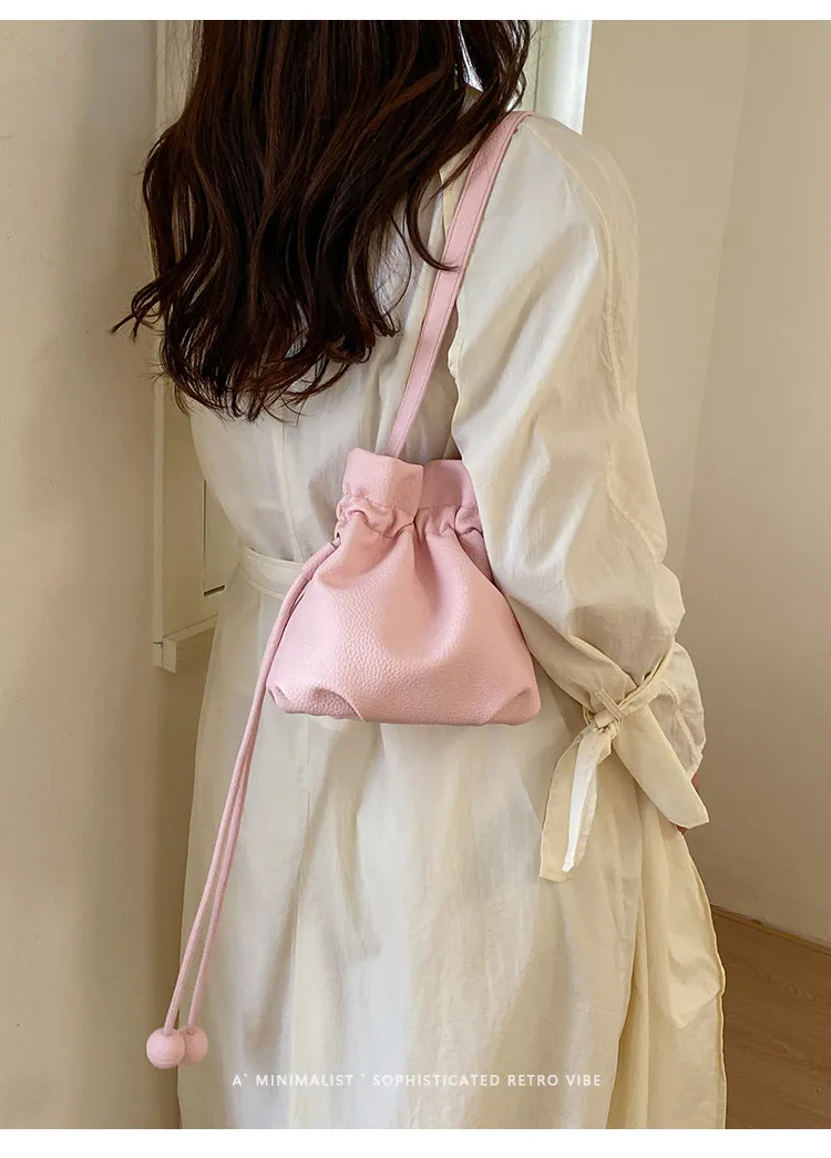 2026 New Drawstring Bag Korean Soft Leather Pleated Small Bag Fashionable Shoulder Bag Women's Crossbody Small Change Bag
2026 New Drawstring Bag Korean Soft Leather Pleated Small Bag Fashionable Shoulder Bag Women's Crossbody Small Change Bag