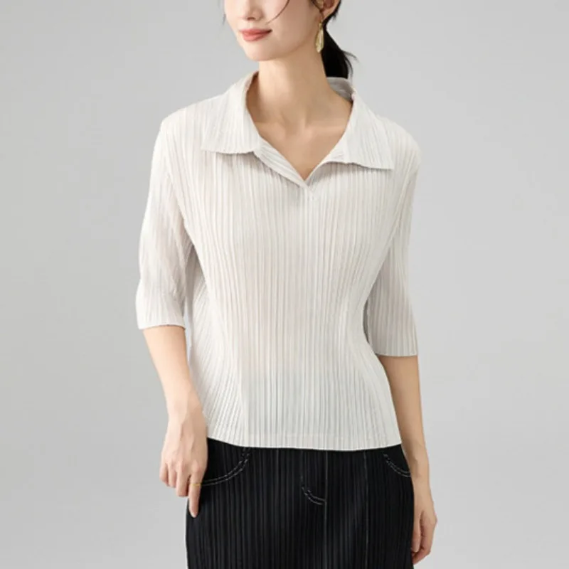 Miyake Pleated 2026 New Pleated Shirt Summer Simple T-Shirt Women Solid Color Half-Open Collar Casual Top Versatile Commuting
Miyake Pleated 2026 New Pleated Shirt Summer Simple T-Shirt Women Solid Color Half-Open Collar Casual Top Versatile Commuting
