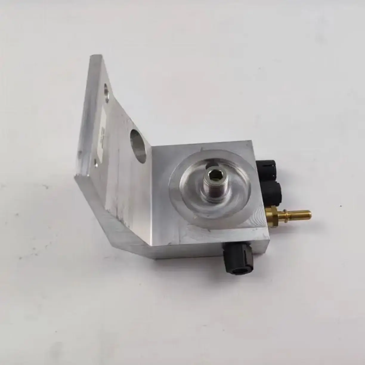 Fuel filter head 3975499 for ISBE diesel generator parts of mining engine heavy truck
Fuel filter head 3975499 for ISBE diesel generator parts of mining engine heavy truck