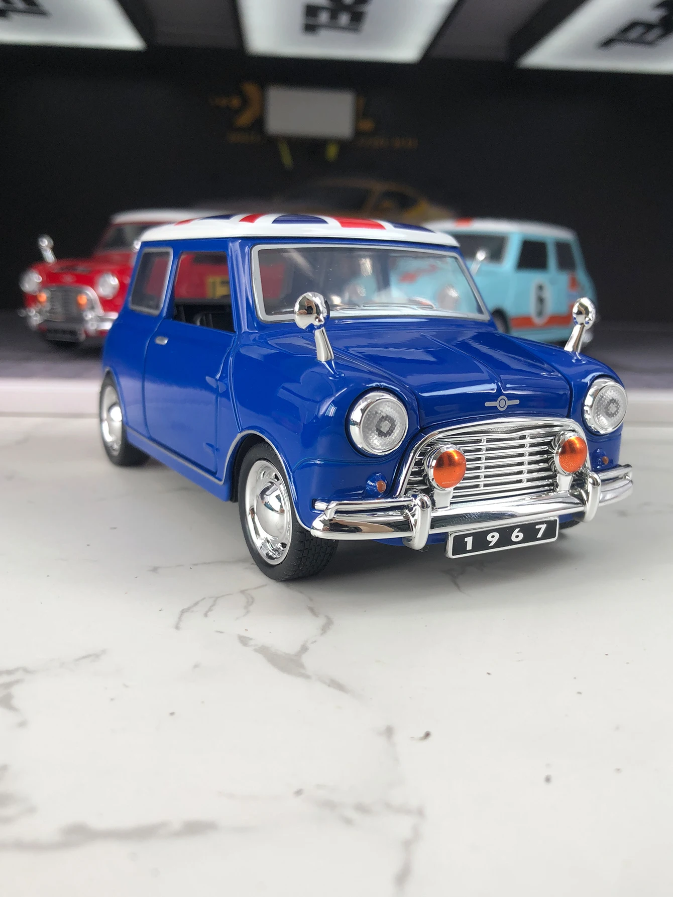 1:32 simulated zinc alloy Mini Retro model car, static ornament, metal collectible gift car
1:32 simulated zinc alloy Mini Retro model car, static ornament, metal collectible gift car