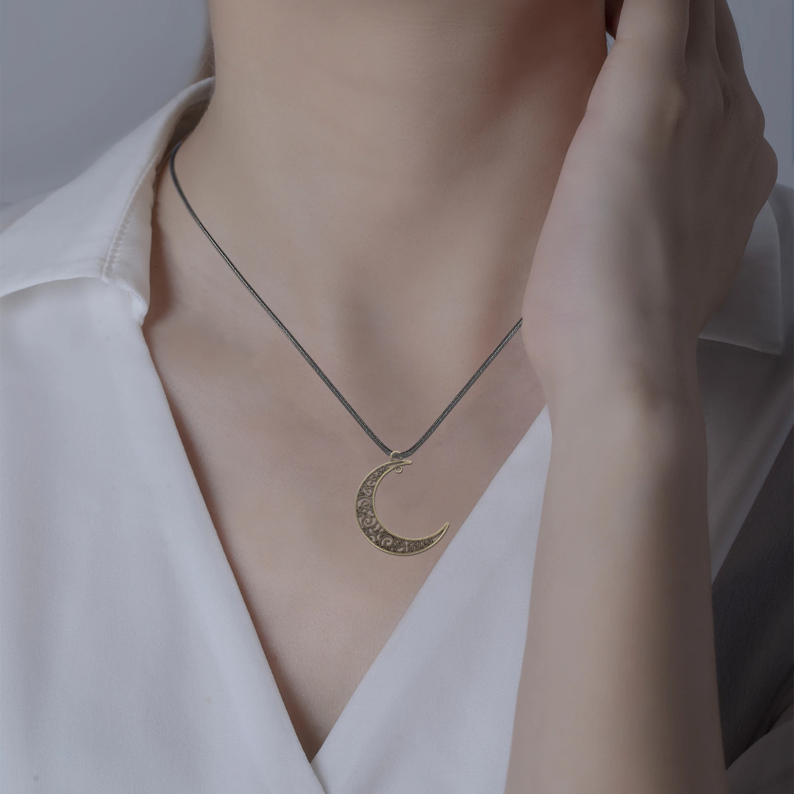 50 Pcs Moon Pendant Jewelry Charms Pendants for Making Hollow Bracelet Zinc Alloy
50 Pcs Moon Pendant Jewelry Charms Pendants for Making Hollow Bracelet Zinc Alloy
