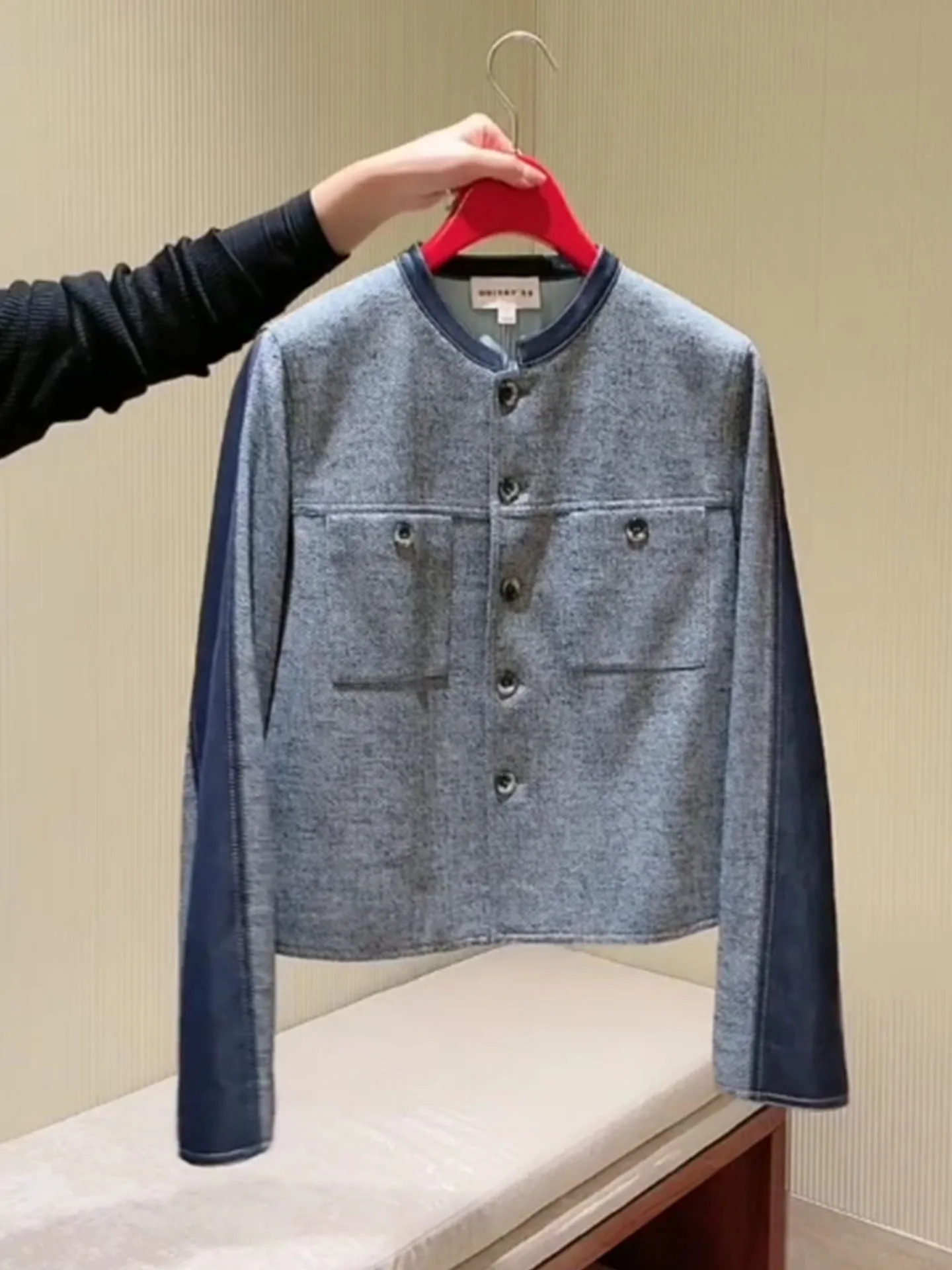 Retro Patchwork Blue Tweed ort Coat Women's Spring 2026 New Design Sensation Elegance Top Button round Ne Long Sve
Retro Patchwork Blue Tweed ort Coat Women's Spring 2026 New Design Sensation Elegance Top Button round Ne Long Sve