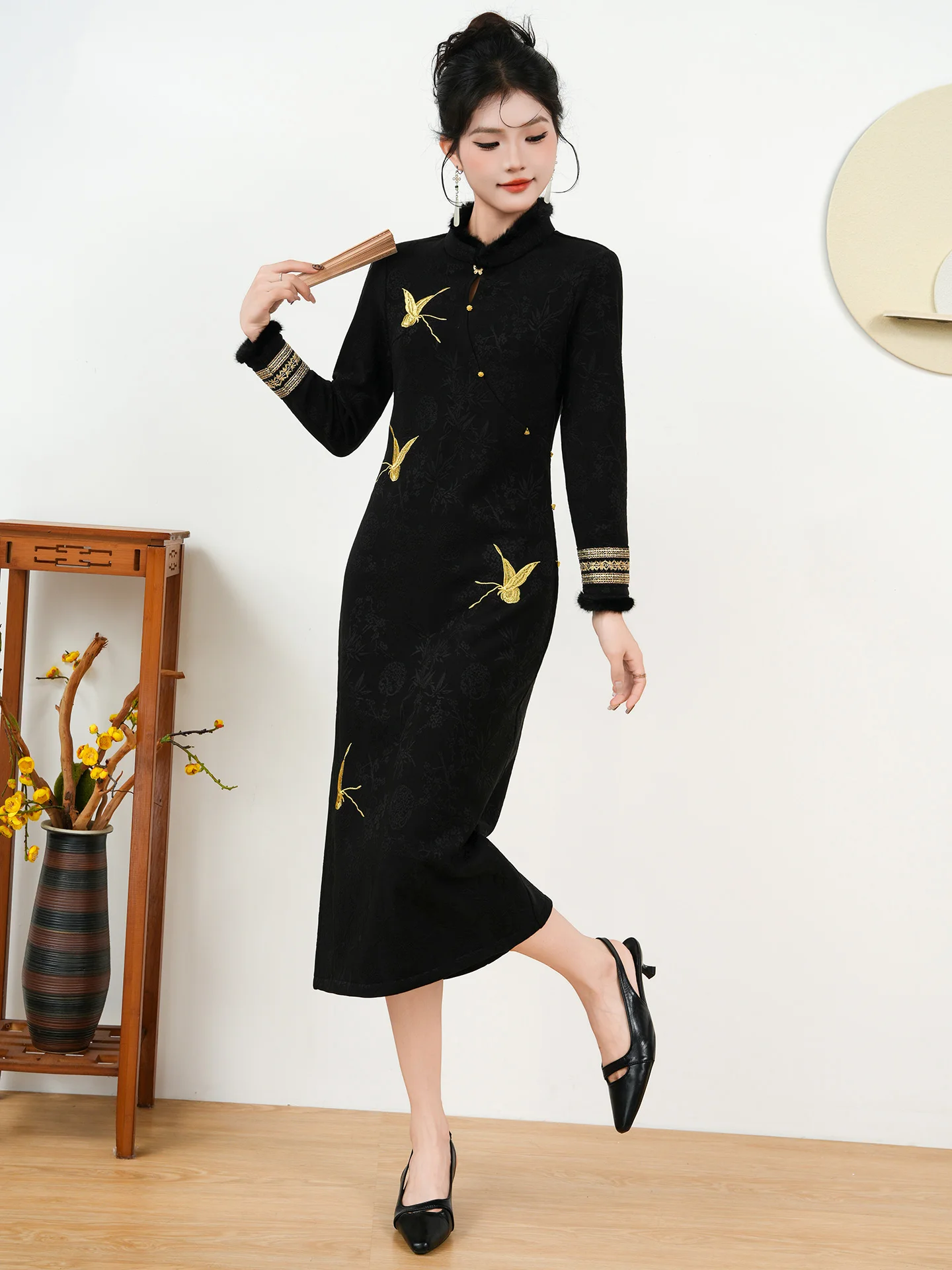 2025 New Autumn Winter Thiened Fce Women's Traditional Chinese Sle Long Qipao Dr Enhanced Version Daily Wear
2025 New Autumn Winter Thiened Fce Women's Traditional Chinese Sle Long Qipao Dr Enhanced Version Daily Wear