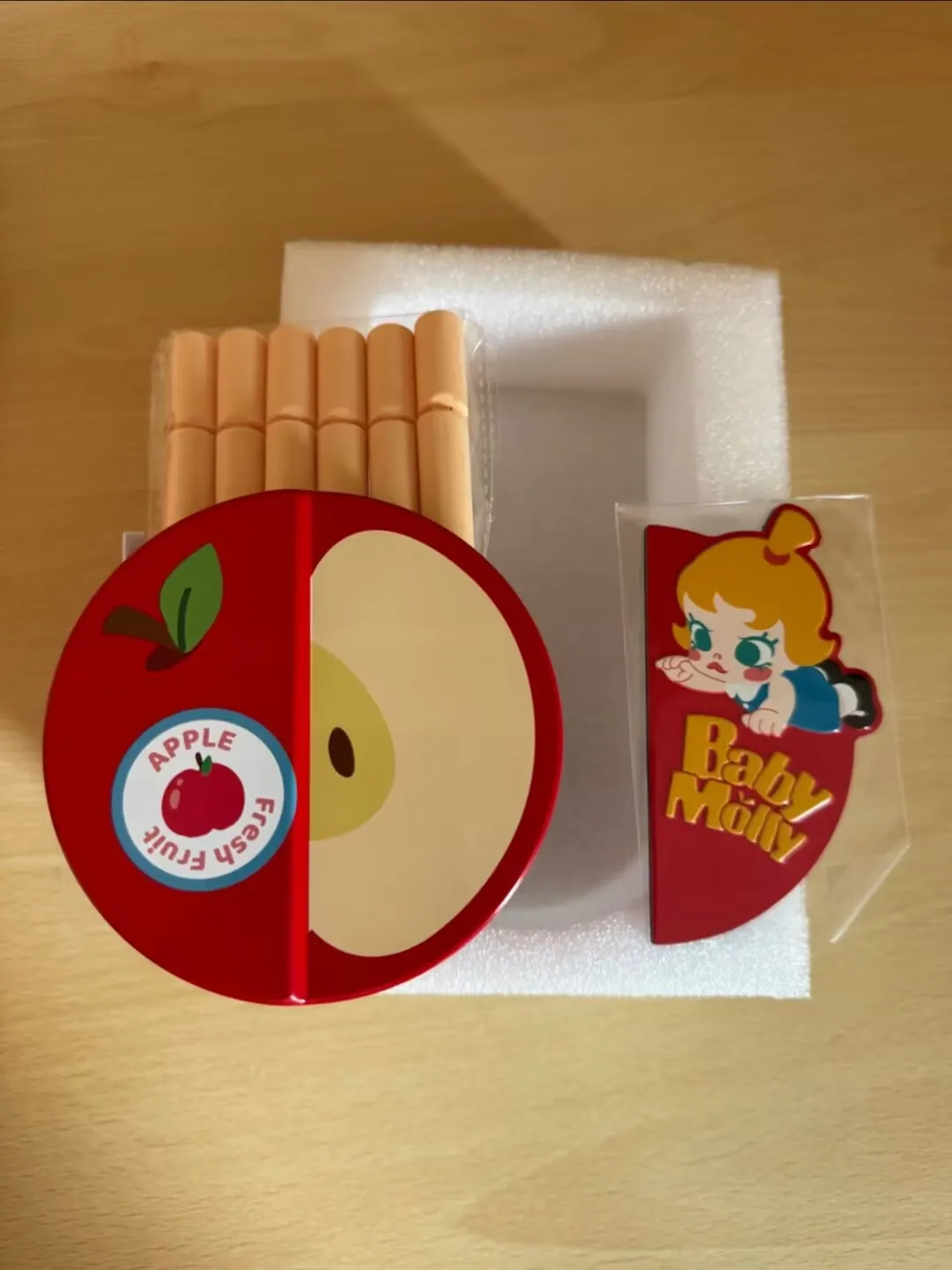 POP MART Baby Molly Fruit-Colored Magnetic Sealing Clip Storage Box Set - Desktop Home Decor Series Ornaments Figurines
POP MART Baby Molly Fruit-Colored Magnetic Sealing Clip Storage Box Set - Desktop Home Decor Series Ornaments Figurines