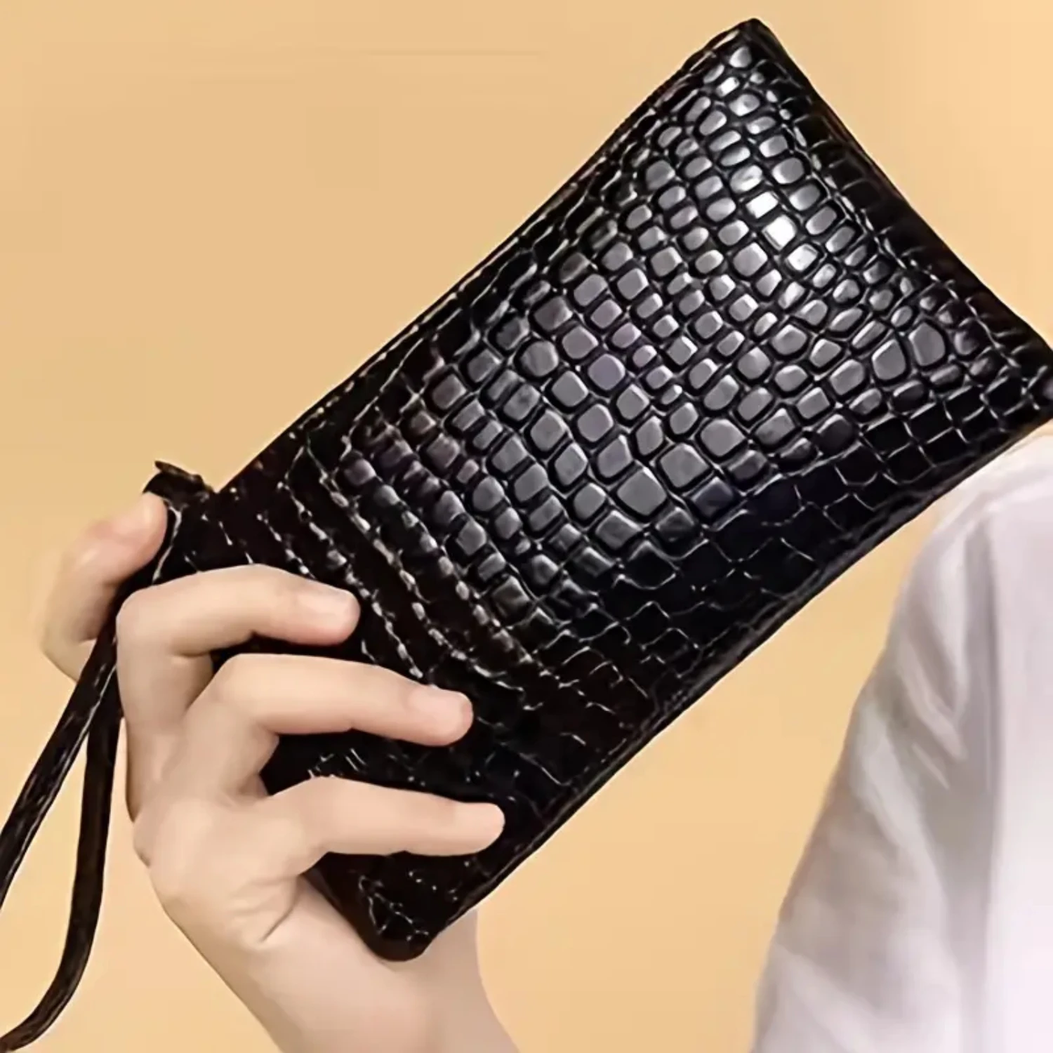 Stylish and Fashionable Women's Long Wallet with Wristlet, Chic Zipper Phone Bag for Coin Purse - Portable and Trendy Design for
Stylish and Fashionable Women's Long Wallet with Wristlet, Chic Zipper Phone Bag for Coin Purse - Portable and Trendy Design for