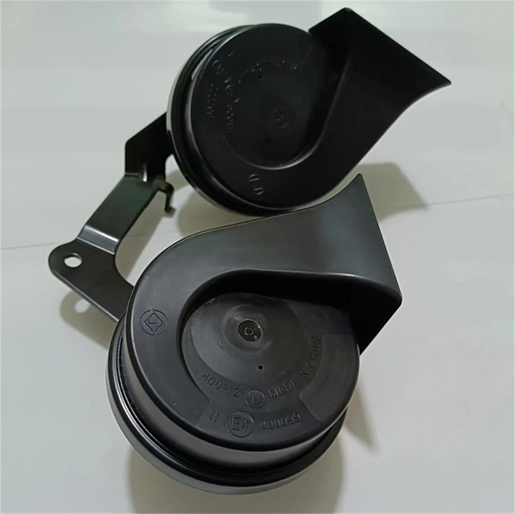 New for Tesla MODEL Y dual tone snail horn 1622755-00-B one pair with bracket 1507242-00-B
New for Tesla MODEL Y dual tone snail horn 1622755-00-B one pair with bracket 1507242-00-B