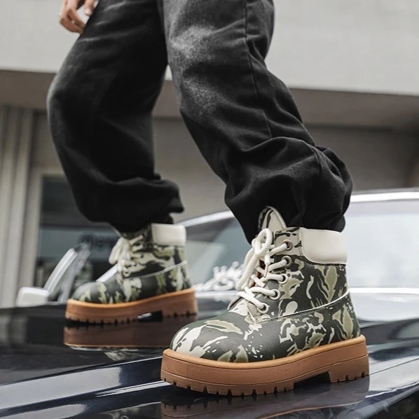 Fashion Camouflage Bread Shoes for Man Thick Sole High-top Tooling Boots Casual Platform Man's Boots Man's Shoes Tenis Masculino
Fashion Camouflage Bread Shoes for Man Thick Sole High-top Tooling Boots Casual Platform Man's Boots Man's Shoes Tenis Masculino