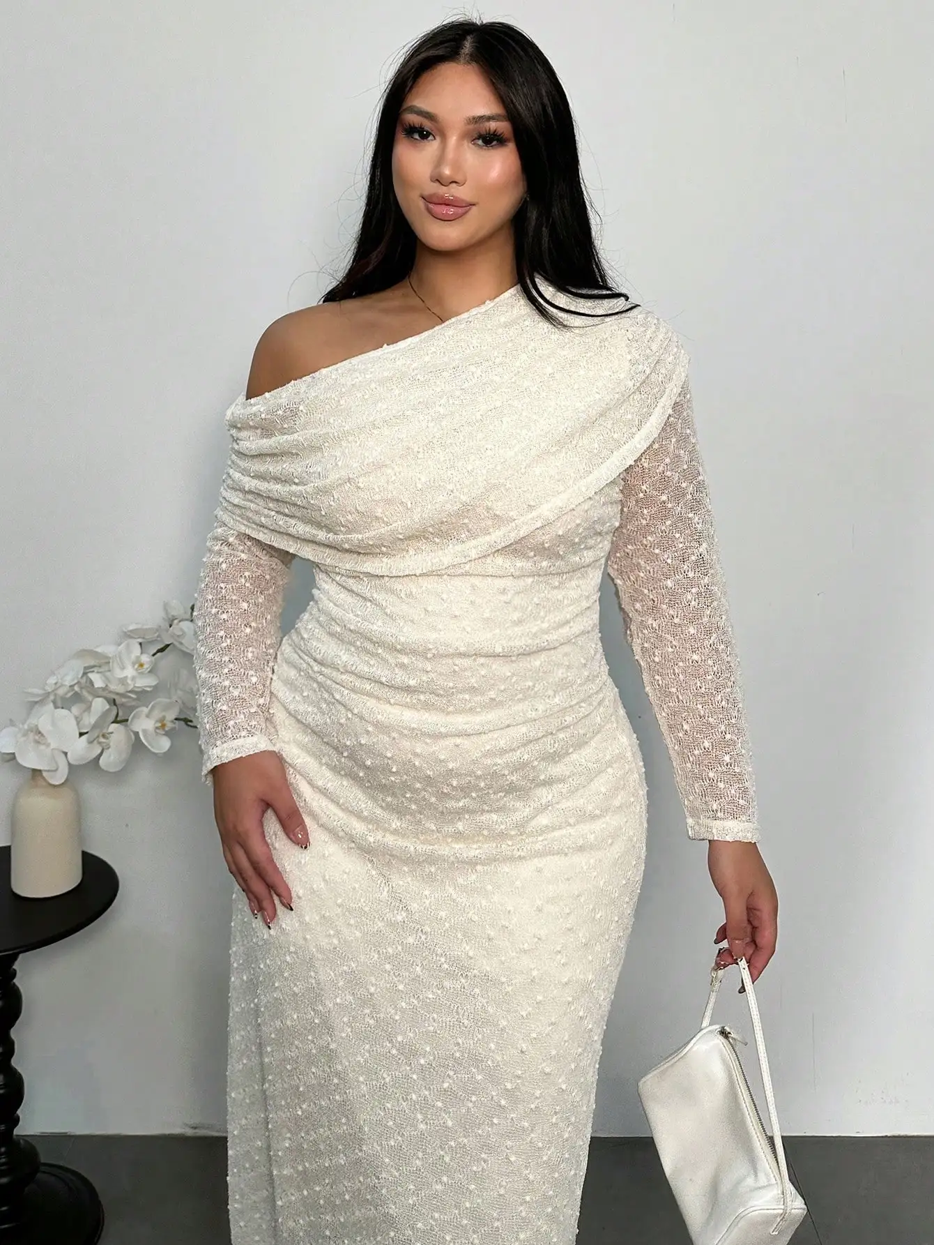 Длинное платье макси с одним открытым плечом и длинными рукавами, с драпировкой, для офиса, вечеринок и путешествий - элегантный облегающий крой.
Длинное платье макси с одним открытым плечом и длинными рукавами, с драпировкой, для офиса, вечеринок и путешествий - элегантный облегающий крой.