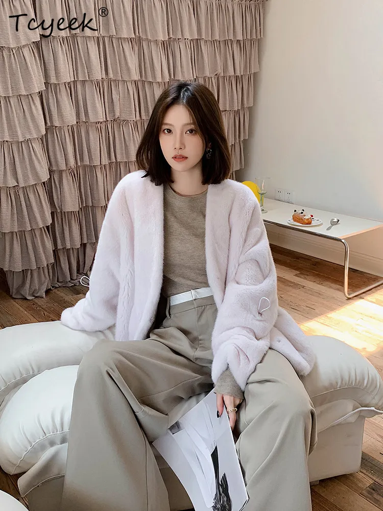 Tcyeek Natural Mink Fur Coat Woman Clothing Fashion Winter Jacket Women Real Whole Mink Warm Coats Elegant V-neck Шуба Женская
Tcyeek Natural Mink Fur Coat Woman Clothing Fashion Winter Jacket Women Real Whole Mink Warm Coats Elegant V-neck Шуба Женская