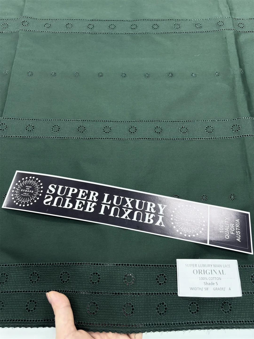 High End Men 100% Cotton Lace Fabric 2026 Hot Sale Swiss Lace Fabric for African Nigerian French Wedding Party Groom Dresses
High End Men 100% Cotton Lace Fabric 2026 Hot Sale Swiss Lace Fabric for African Nigerian French Wedding Party Groom Dresses