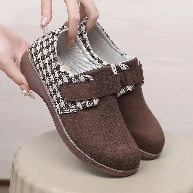 Chunqiu Women's New Fashion Casual Shoes Soft Sole Breathable Light Comfortable Commuter Shoes
Chunqiu Women's New Fashion Casual Shoes Soft Sole Breathable Light Comfortable Commuter Shoes
