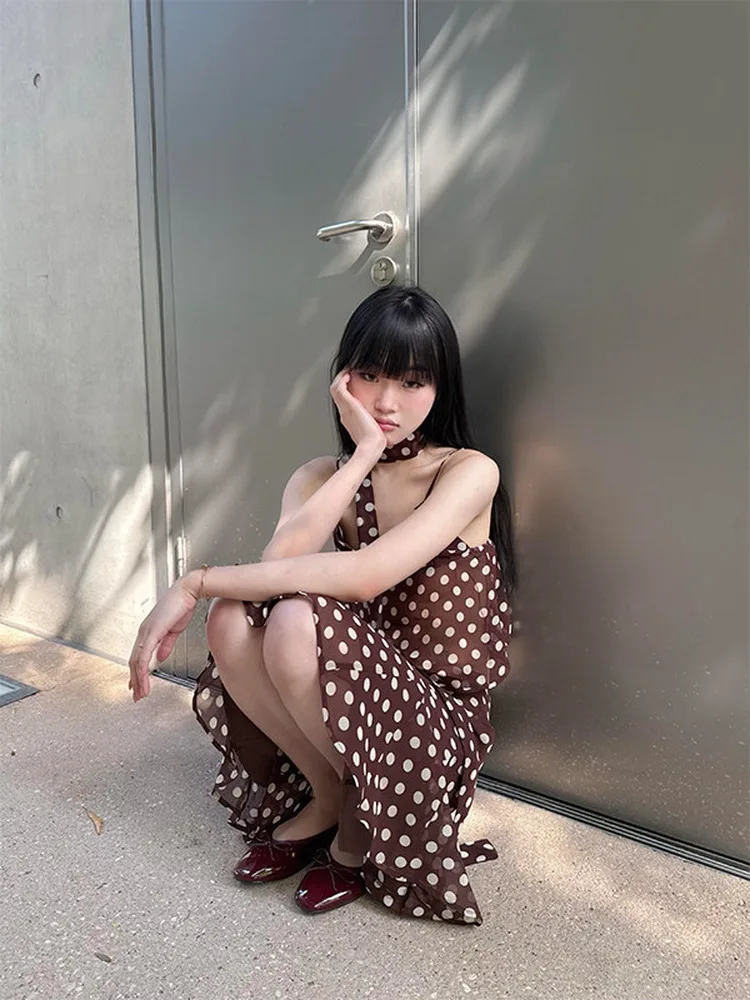 Cafe Au Lait Polka Dot Halter Top And Skirt Set Women's Fashion Spring Summer Beachwear Low Waist Long Pants V Neck Casual Style
Cafe Au Lait Polka Dot Halter Top And Skirt Set Women's Fashion Spring Summer Beachwear Low Waist Long Pants V Neck Casual Style