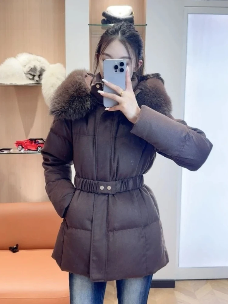 Women's Goose Down Jacket Hooded Real Fox Fur Coat with Premium Natural Fur Collar Thick Luxury Winter Elegant Puffer Overcoat
Women's Goose Down Jacket Hooded Real Fox Fur Coat with Premium Natural Fur Collar Thick Luxury Winter Elegant Puffer Overcoat