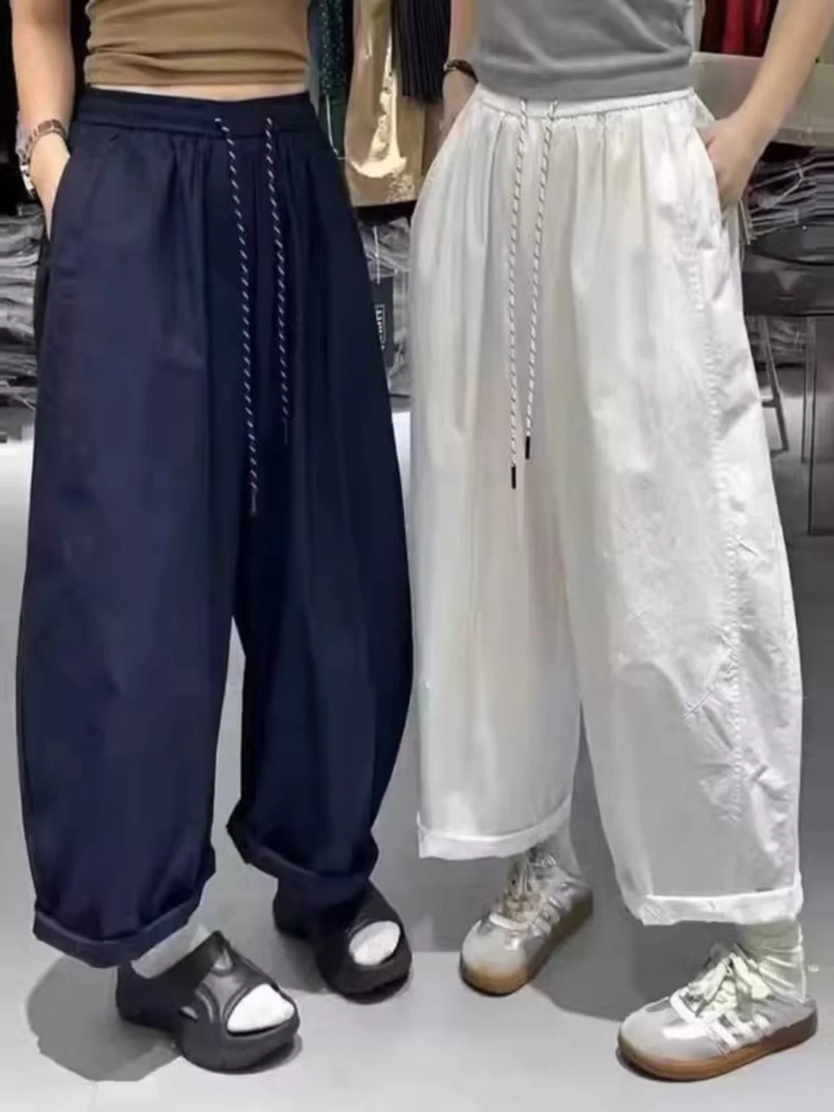 Large Size 300 Pou Dstring Casual Trousers Banana Pants Men's Faion Loose Trendy Harlan Wide Leg Long Trousers
Large Size 300 Pou Dstring Casual Trousers Banana Pants Men's Faion Loose Trendy Harlan Wide Leg Long Trousers