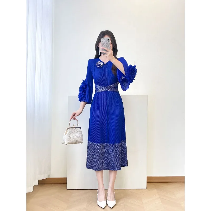 Miyake Pleated Dresses Plisse 2026 Summer New Fashion Pleats Solid V-Neck Three-Dimensional Flower Cross Waist Design Fold Dress
Miyake Pleated Dresses Plisse 2026 Summer New Fashion Pleats Solid V-Neck Three-Dimensional Flower Cross Waist Design Fold Dress