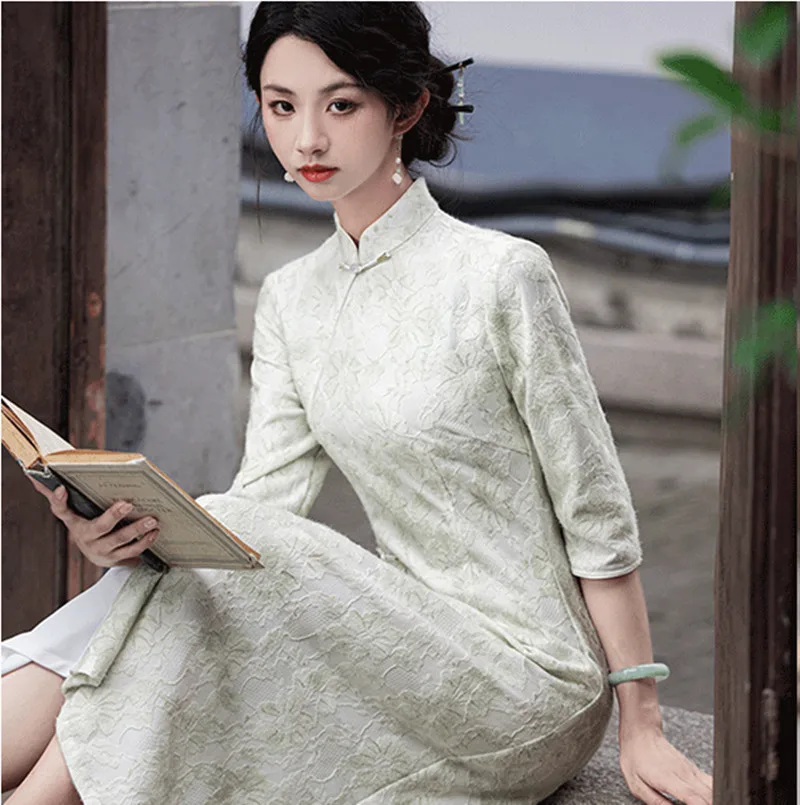 Autumn Winter Chenille Three Quarter Sleeve Cheongsam Wedding Banquet Evening Dress A-Line Qipao for Women Party
Autumn Winter Chenille Three Quarter Sleeve Cheongsam Wedding Banquet Evening Dress A-Line Qipao for Women Party