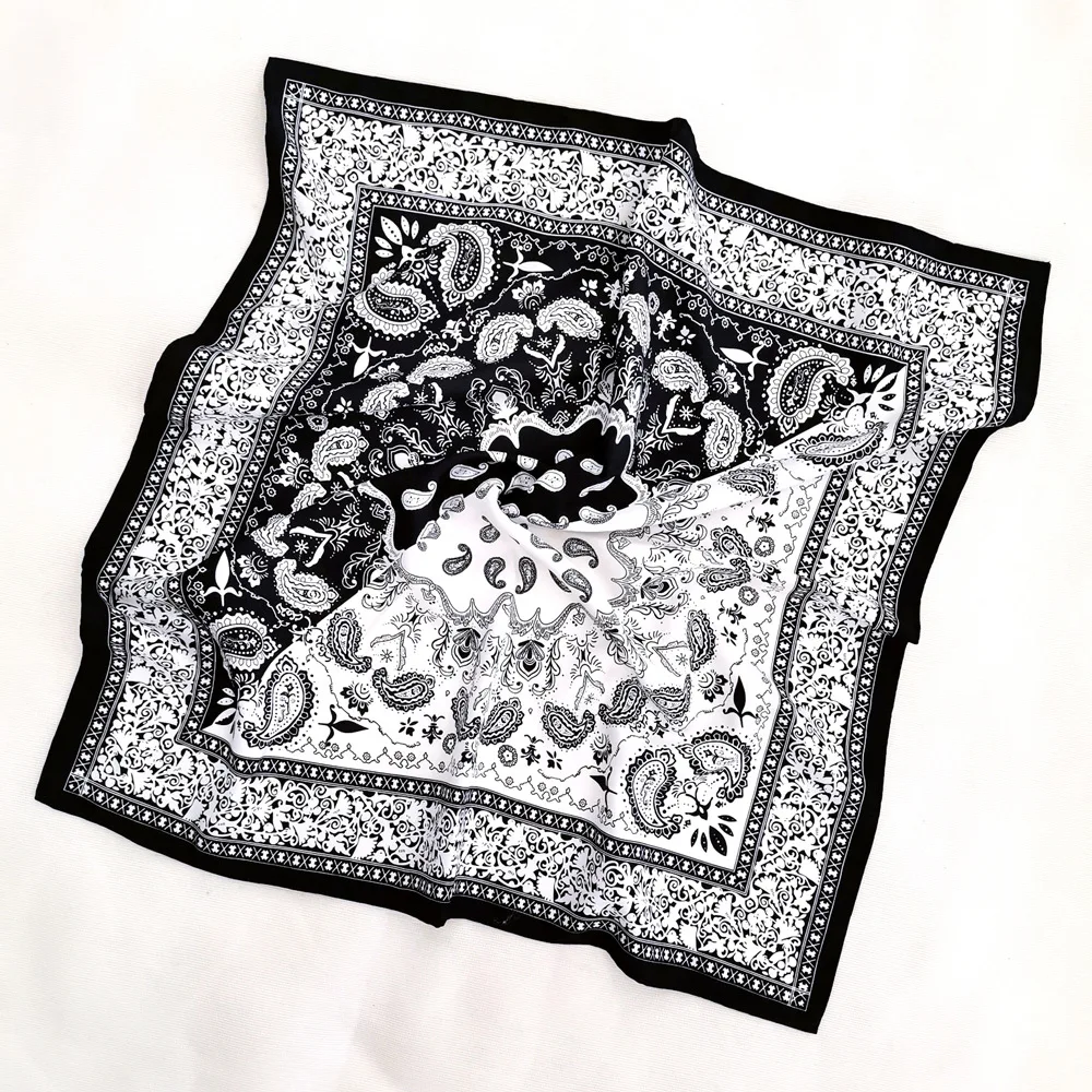 Fashionable Small Square Scarf 53cm for Women Seasonless Floral Print Polyester Fiber Decorative Headscarf Tie for All Ages
Fashionable Small Square Scarf 53cm for Women Seasonless Floral Print Polyester Fiber Decorative Headscarf Tie for All Ages