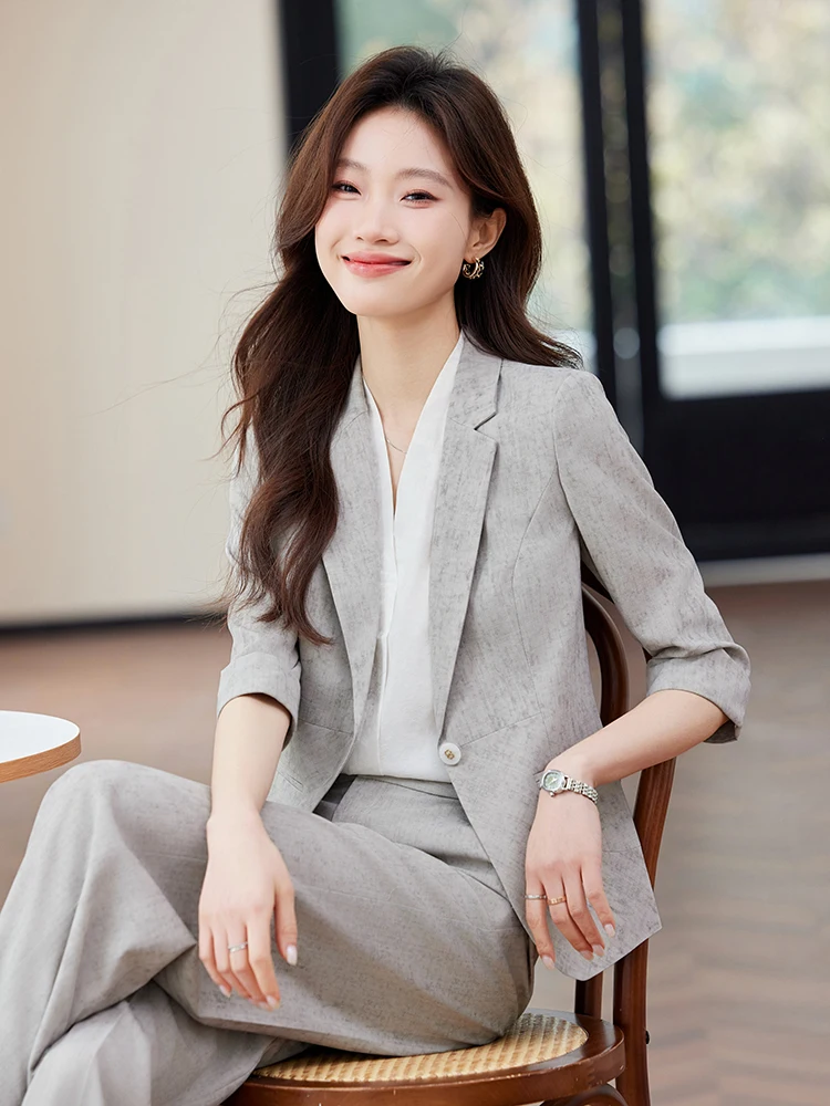 Light Grey Women's Suit Jacket Thin Seven-Quarter Sleeve Professional Workwear Formal High-End Style Summer Collection
Light Grey Women's Suit Jacket Thin Seven-Quarter Sleeve Professional Workwear Formal High-End Style Summer Collection