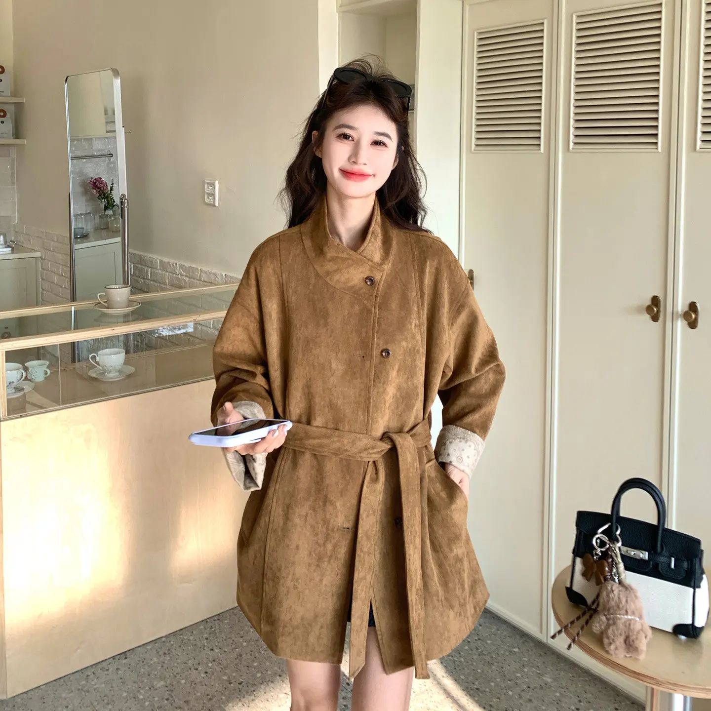 SuperAen Retro Office Lady Mid-length Coat for Women 2026 Spring New Belt High-waisted A-line Khaki Coats
SuperAen Retro Office Lady Mid-length Coat for Women 2026 Spring New Belt High-waisted A-line Khaki Coats
