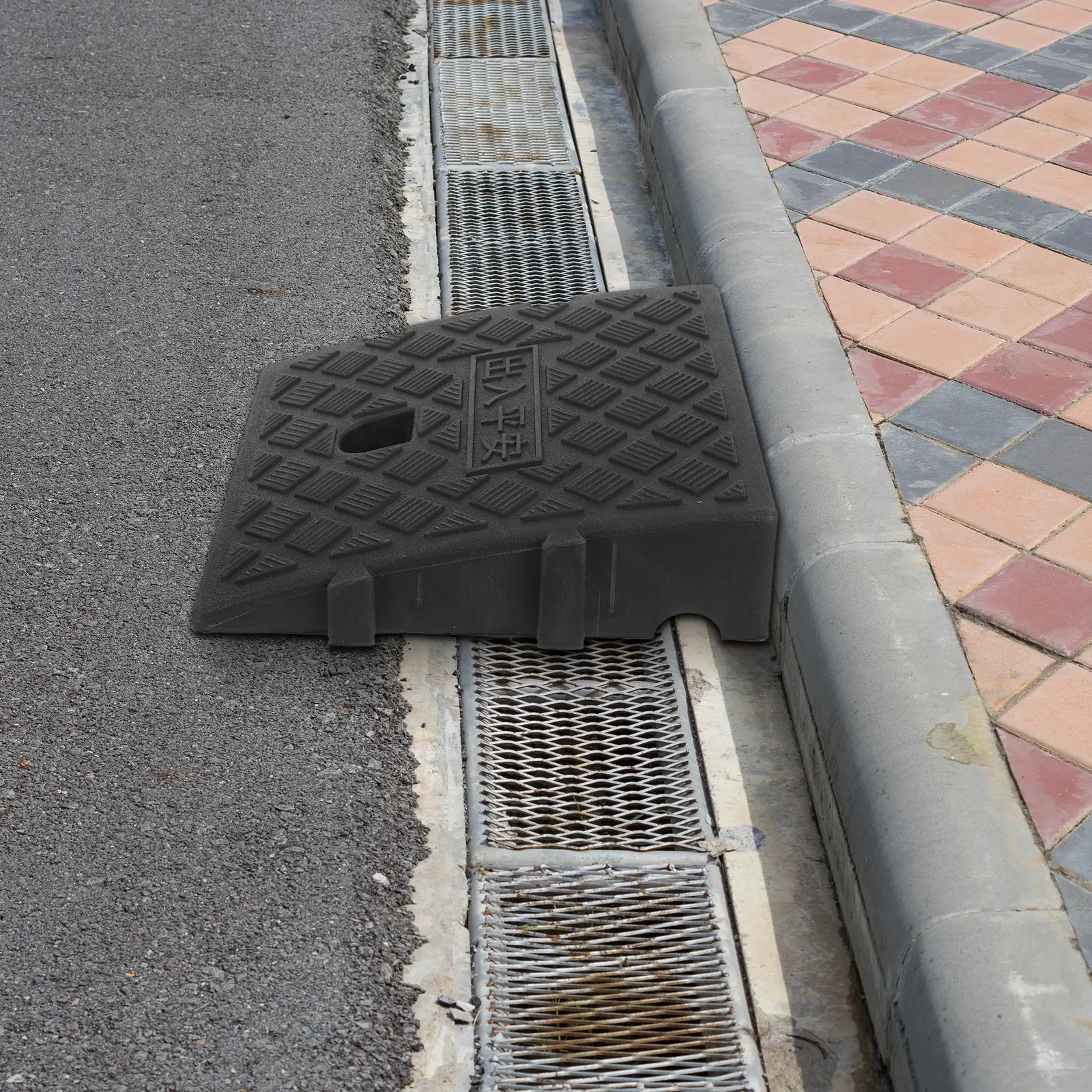 2pcs Plastic Curb Ramp 2.7" Rise Heavy-Duty Driveway Pad For Cars Wheelchairs Scooters Dogs Modular Weather-Resistant Loading
2pcs Plastic Curb Ramp 2.7" Rise Heavy-Duty Driveway Pad For Cars Wheelchairs Scooters Dogs Modular Weather-Resistant Loading