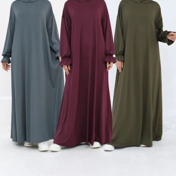 Новая женская однотонная повседневная модная элегантная свободная абайя с длинным рукавом и капюшоном, джалабия, одежда для мусульманок из Дубая и Турции
Новая женская однотонная повседневная модная элегантная свободная абайя с длинным рукавом и капюшоном, джалабия, одежда для мусульманок из Дубая и Турции