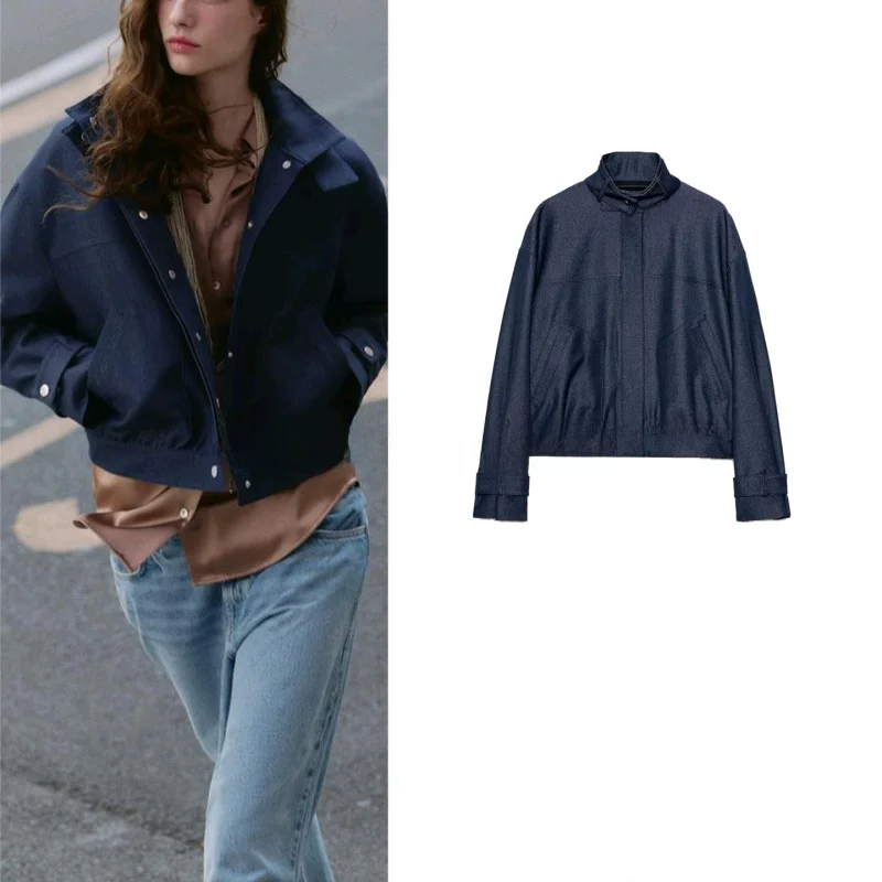 Новая женская повседневная куртка-пилот на осень-зиму с длинными рукавами, воротником-стойкой и декоративными складками по низу, укороченная
Новая женская повседневная куртка-пилот на осень-зиму с длинными рукавами, воротником-стойкой и декоративными складками по низу, укороченная