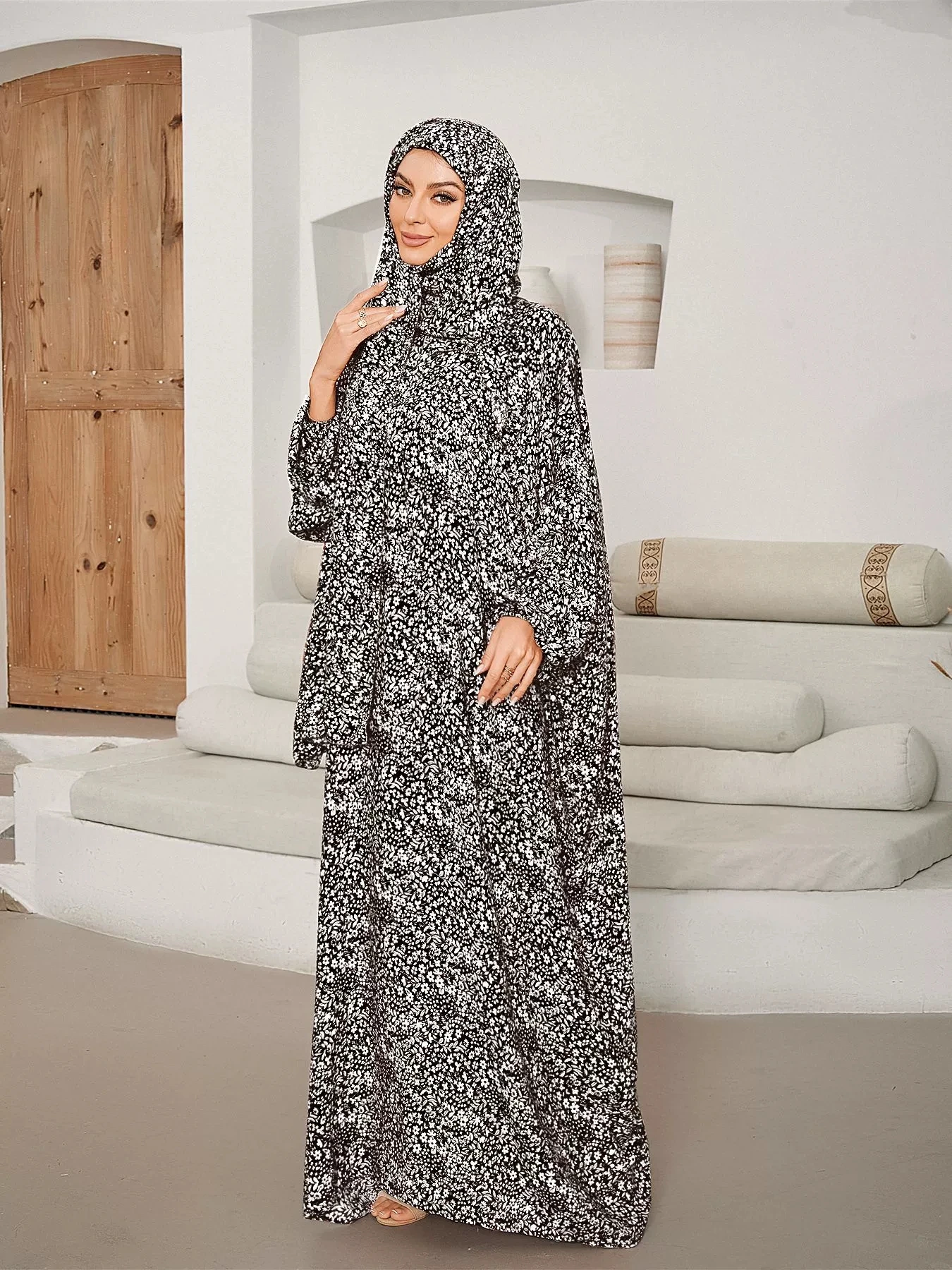 Ramadan Saudi Arabia Large Middle Eastern Muslim Women's Robe Traditional Scarf One Piece Prayer Robe Fashion Printed Dress
Ramadan Saudi Arabia Large Middle Eastern Muslim Women's Robe Traditional Scarf One Piece Prayer Robe Fashion Printed Dress