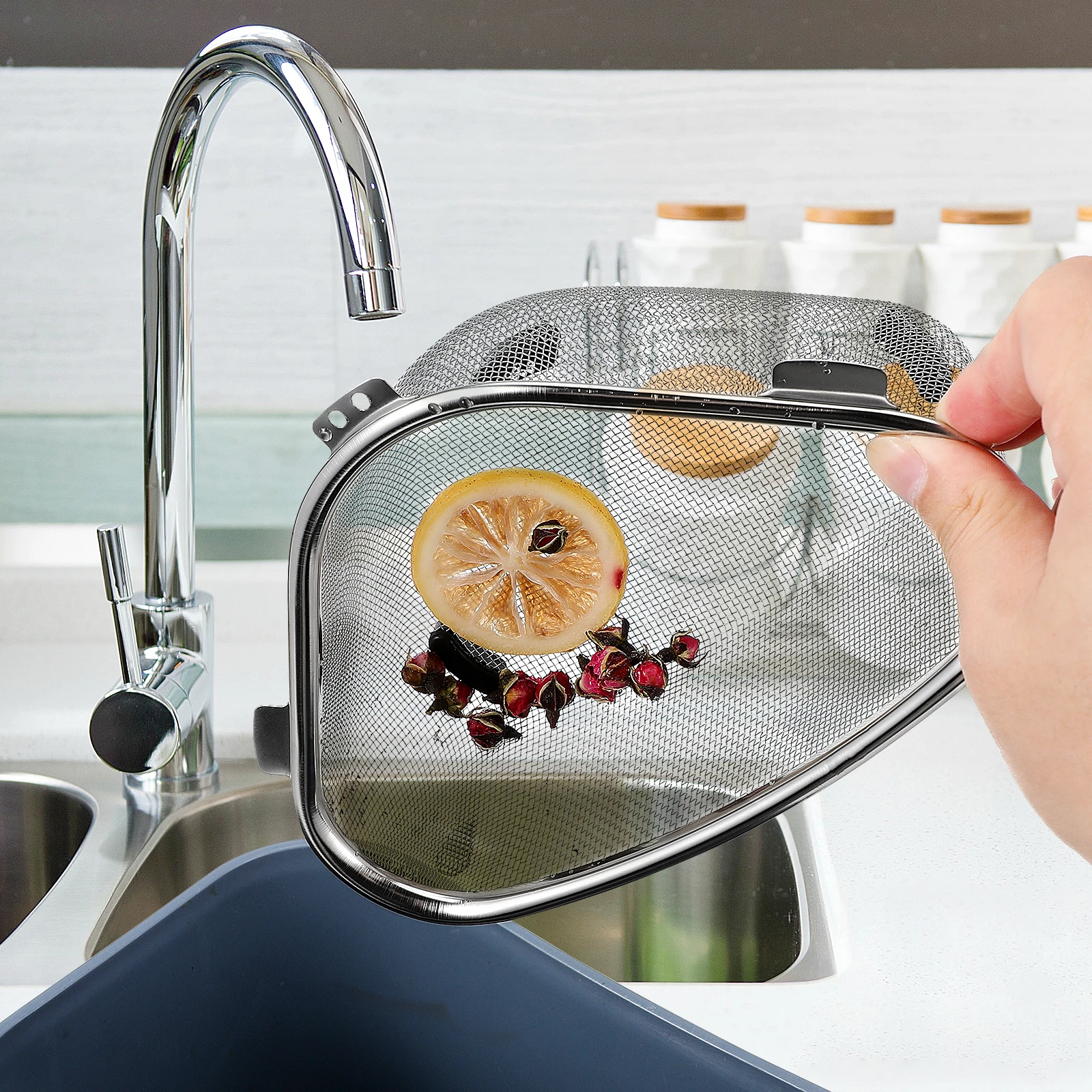 Stainless Steel Sink Draining Basket Triangle Strainer Lightweight Drying Rack Practical
Stainless Steel Sink Draining Basket Triangle Strainer Lightweight Drying Rack Practical